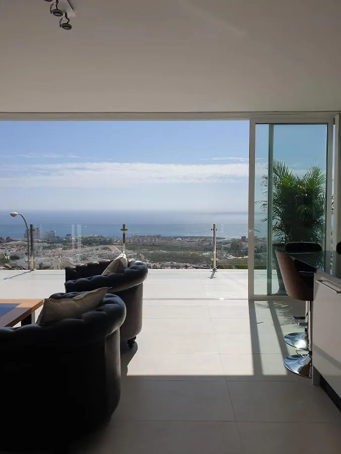 Luxury Villa In Residencial La Tagora